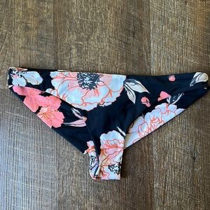 Small floral Roxy swim bottoms, size small